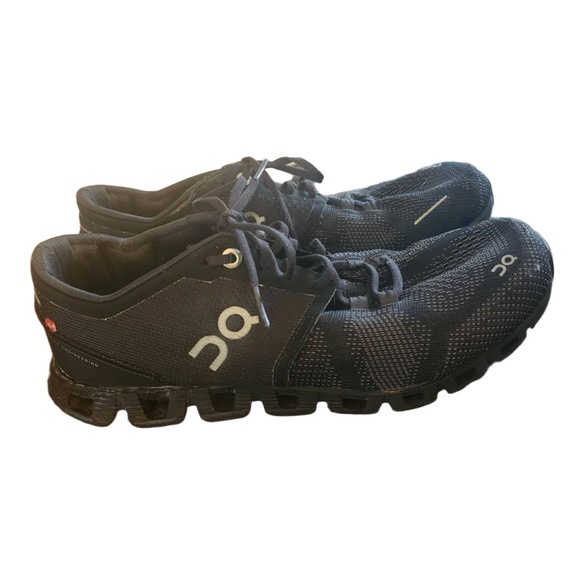 On Clouds Running Sneakers Womens Size US W8 Black Mesh Lace Up Cloud - Picture 1 of 8